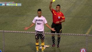 Una declaración de amor que no impidió la rigurosa aplicación del reglamento futbolero