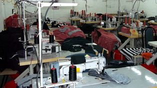 Rescataron ochenta personas explotadas en talleres clandestinos