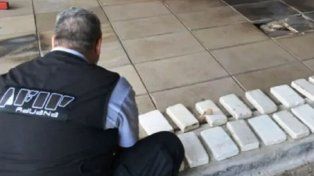 El camionero llevaba cocaína desde Rosario a Monevideo escondida en pallets de soja.