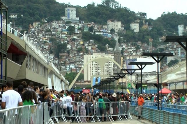 “Todos te saludan, ríen, cantan: el clima de emoción es grande”