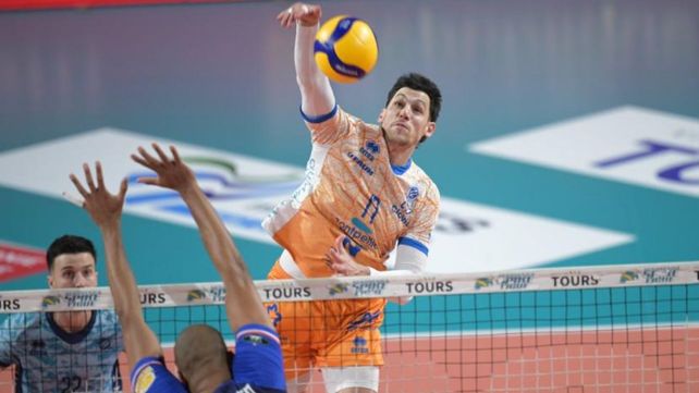Tomás López sigue deslumbrando en la liga francesa de vóley, una de las más importantes del mundo.