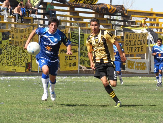 Argentino B: Palmira goleó a Unión de Villa Krause y es líder