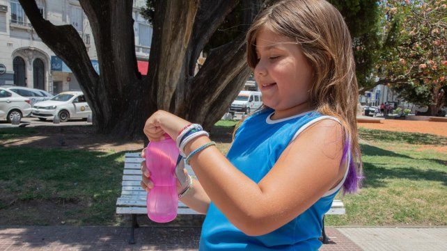 El Ministerio de Salud de Entre Ríos reitera la importancia de mantener a los niños hidratados y ofrece recomendaciones clave para prevenir esta problemática.