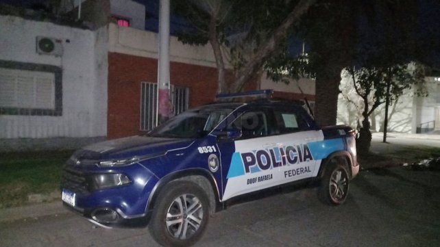 La Policía Federal lleva a cabo cinco allanamientos en la ciudad por una causa de estafas