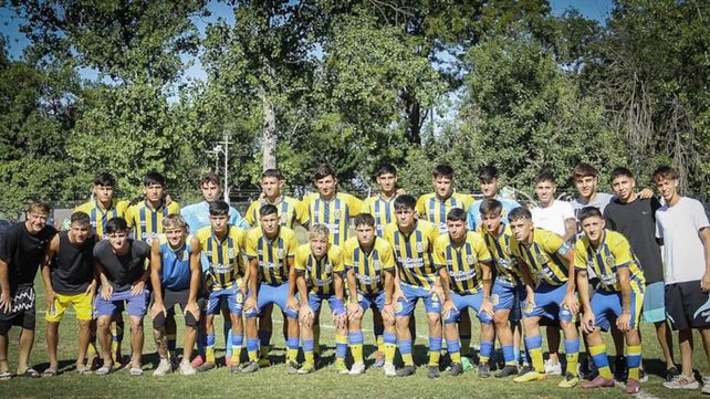 Algarabía Canalla. Alejandro Fernández fue técnico campeón con la quinta división en el torneo Clausura.