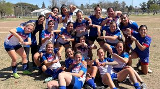 Felices por el ascenso. Las chicas del Tricolor vencieron a Oriental en el partido final y lograron el título en Primera B. En Funes hubo festejo.&nbsp;