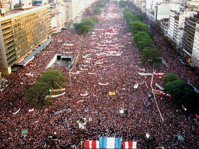 Argentina celebra los 30 años de democracia ininterrumpida