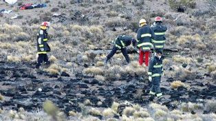 Denuncian que enterraron una bolsa con restos humanos y con partes del avi&oacute;n de Sol