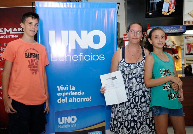 Nicolás y Julieta Vicenti y Sonia Sarano / Diario UNO: Mauricio Centurión