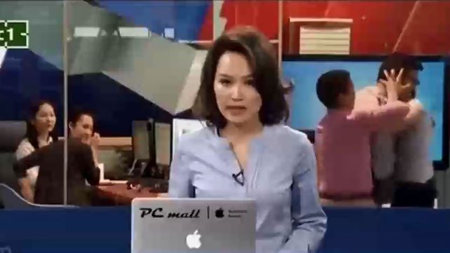 Mantener una actitud profesional en momentos de crisis. Merece un aumento.