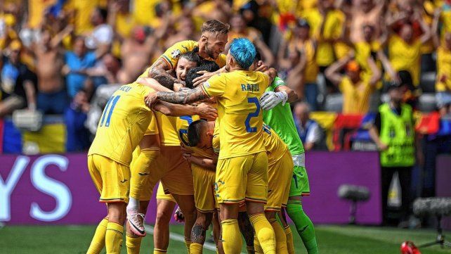 Rumania y Ucrania quieren arrancar a paso firme la Eurocopa Rumania y Ucrania quieren arrancar a paso firme la Eurocopa