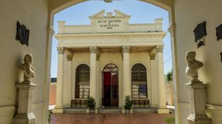 El Teatro de la Società Italia de Gualeguay, el sueño de inmigrantes con pasado y presente solidario.