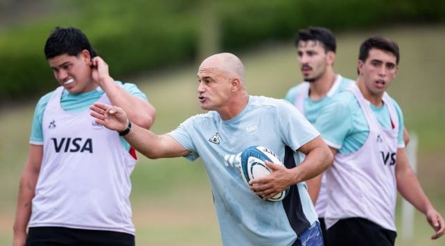 Entrenamiento de Los Pumitas con Nicolás Fernández Miranda al mando.
