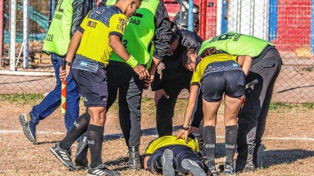 Un jugador noqueó de varios golpes a un árbitro en la Liga Mendocina