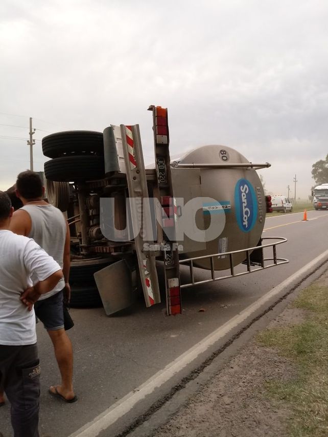 Franck: volcó un camión con semirremolque en la ruta provincial 6