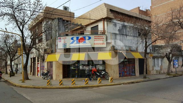 Robaron en la madrugada dos negocios de barrio Constituyentes