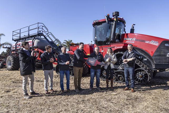 Productor cordobés se llevó el primer súper tractor con orugas de reconocida multinacional
