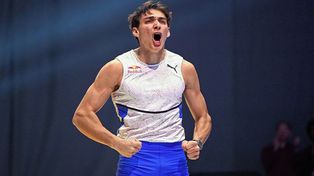 ¡Descomunal! Duplantis batió otro récord mundial de salto con garrocha