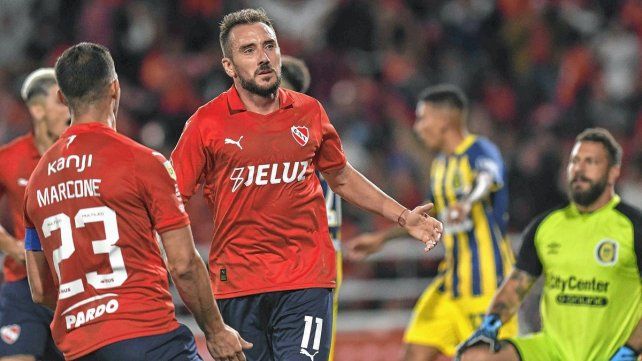 Independiente venció a Rosario Central y pelea arriba