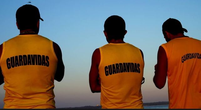Quedó habilitada la temporada de guardavidas en las playas del lago de Salto Grande.