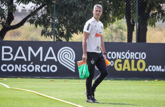 Mineiro busca levantar cabeza en el Brasileirao antes de recibir a Colón