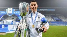 Cristiano Ronaldo, con su gol de hoy, totaliza 760 goles oficiales en su carrera deportiva, una cifra que le convierte en el anotador más prolífico de toda la historia del fútbol. Cristiano Ronaldo, con su gol de hoy, totaliza 760 goles oficiales en su carrera deportiva, una cifra que le convierte en el anotador más prolífico de toda la historia del fútbol.