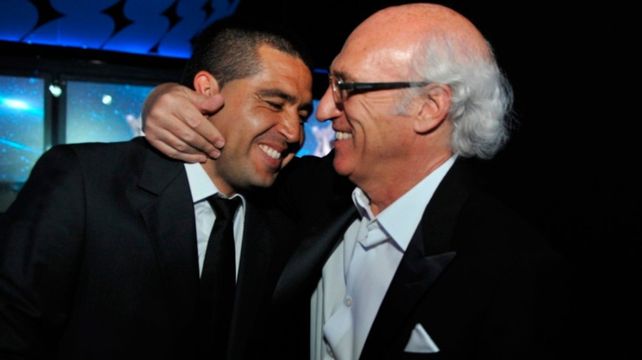 Riquelme sedujo a Bianchi para que forme parte de este nuevo proceso.