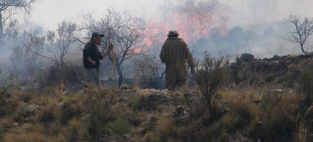 Contuvieron incendios en el sur cordob&eacute;s y hay alerta en San Luis por el viento