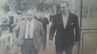Adolfo Boerio y Héctor Becchi se dirigen al almuerzo de camaradería.