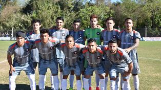 Cosmos volvió a fallar en la definición y sumó una nueva derrota