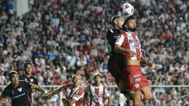 Unión está abajo en el historial ante Instituto