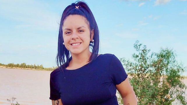 Brenda del Valle Bravo, tenia 24 años y una hija. Recibió dos impactos de bala en medio de una fiesta callejera el domingo en barrio Ludueña.