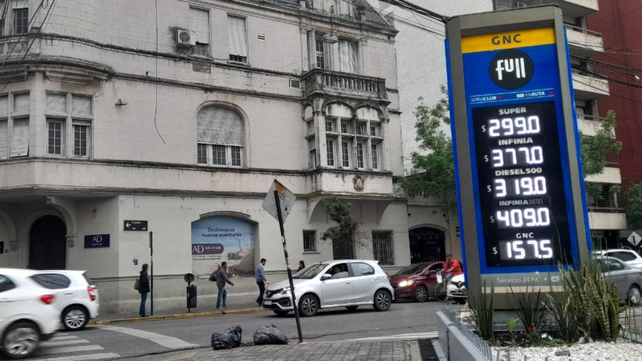 Las nuevas tarifas que rigen desde este lunes en YPF.&nbsp;