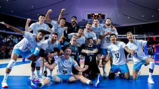 Argentina juega en Rosario. El combinado masculino de vóley se presenta en el estadio cubierto de Newells ante Serbia.&nbsp; 
