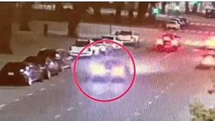 Cámara de seguridad registró el momento en que Salvio atropella a su ex