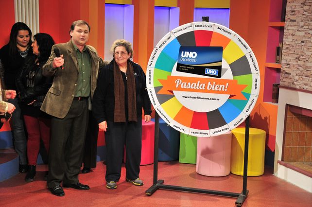 Beneficios UNO entregó increíbles premios por las Súper Líneas de la Suerte Mundial
