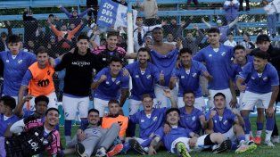Argentino de Rosario sufrió, pero dio el primer paso y ahora va por la Permanencia