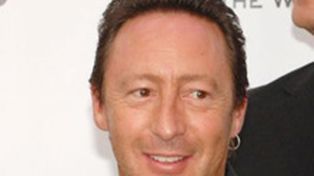 Julian Lennon ayuda a la inspiradora de Lucy in the sky with diamonds