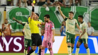 La IFAB propone un cambio rotundo para las revisiones del VAR a partir de 2026.