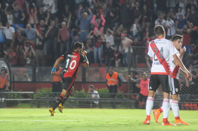 El karma de Colón tras el regreso a Primera: ganarle a los Grandes