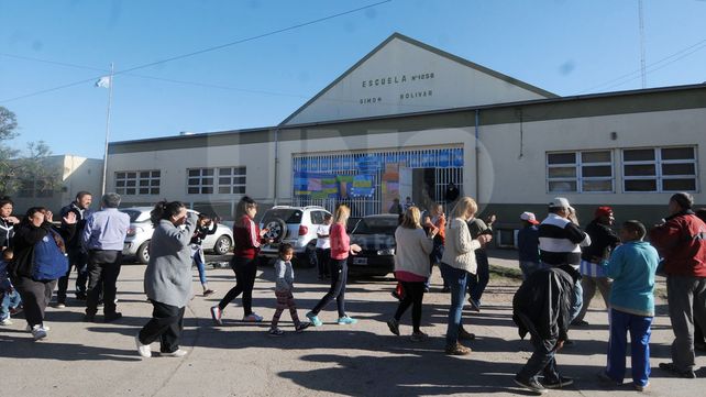 En un intento de robo detuvieron al presunto autor del asalto a la maestra en la escuela de Centenario En un intento de robo detuvieron al presunto autor del asalto a la maestra en la escuela de Centenario
