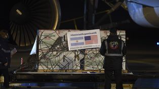 Llegaron al país 3,5 millones de vacunas de Moderna desde Estados Unidos