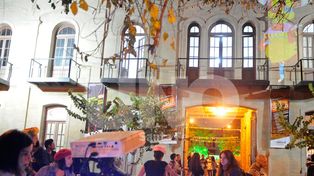 En un festival prolongado de otoño el arte pasea por la ciudad con música, arte y circo