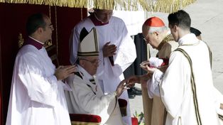 Jorge Mario Bergoglio fue entronizado Sumo Pontífice