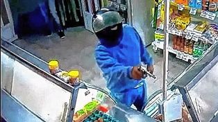Violento asalto a mano armada en carnicería en San Benito