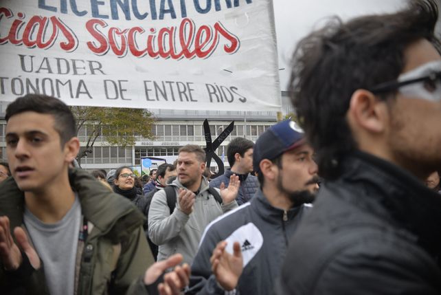 El salario del docente universitario perdió 13 puntos con la inflación