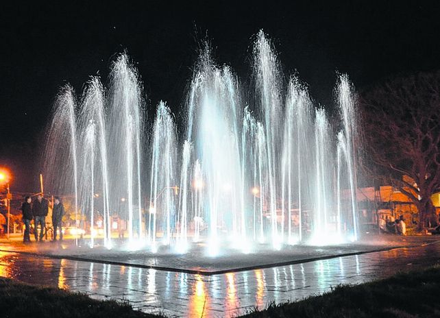 nueva atracción. La fuente también es un espacio para juegos infantiles.