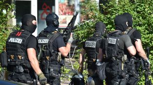 Al menos 25 personas resultaron heridas en un ataque a tiros en un complejo de cine de Alemania