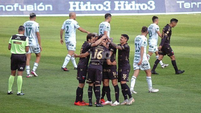 Colón: la cuenta pendiente ante Sarmiento en el historial