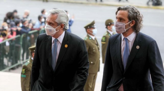 El canciller Santiago Cafiero junto al presidente Alberto Fernández